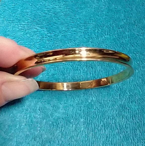 Elegant Goldtone Monet Bangle Bracelet L Vintage - Picture 1 of 6